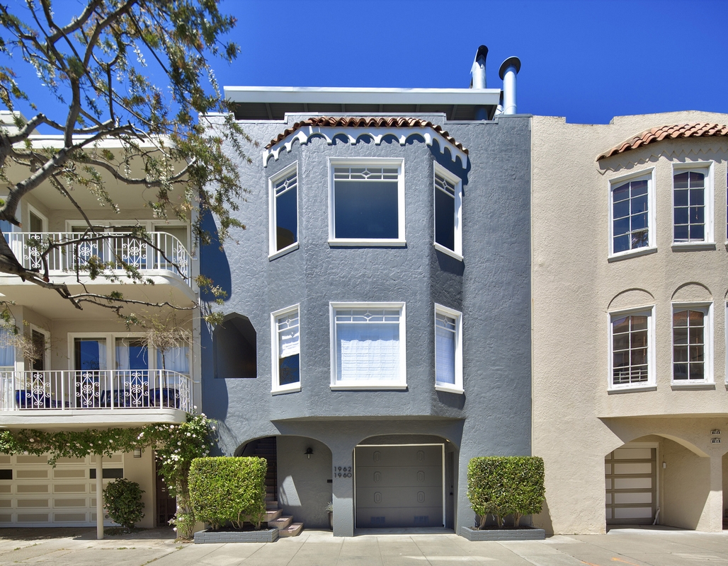 FRESH, INVITING, RARE:  PRIME LOCATION, HOUSE-LIKE CONDOMINIUM with BAY VIEWS, 1962 Jefferson ST Main Image