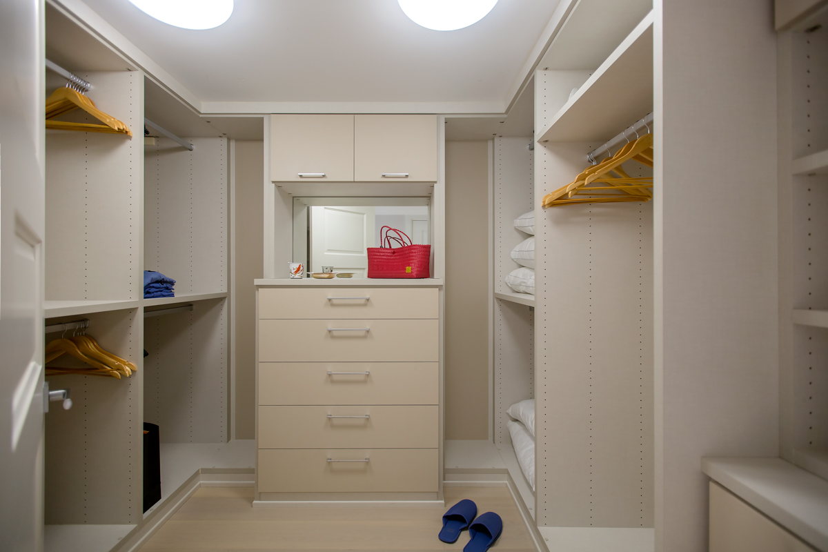 Master suite closet