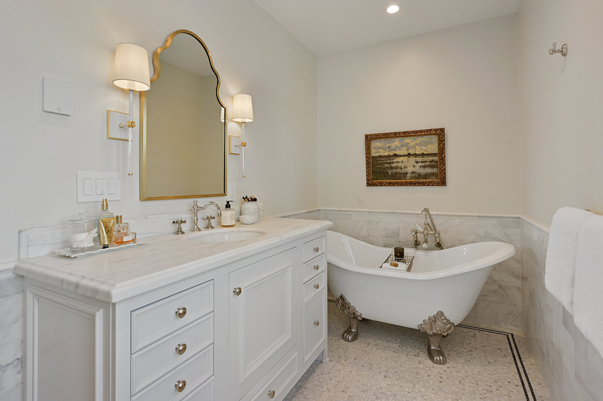 Primary suite bath, soaking tub with claw feet