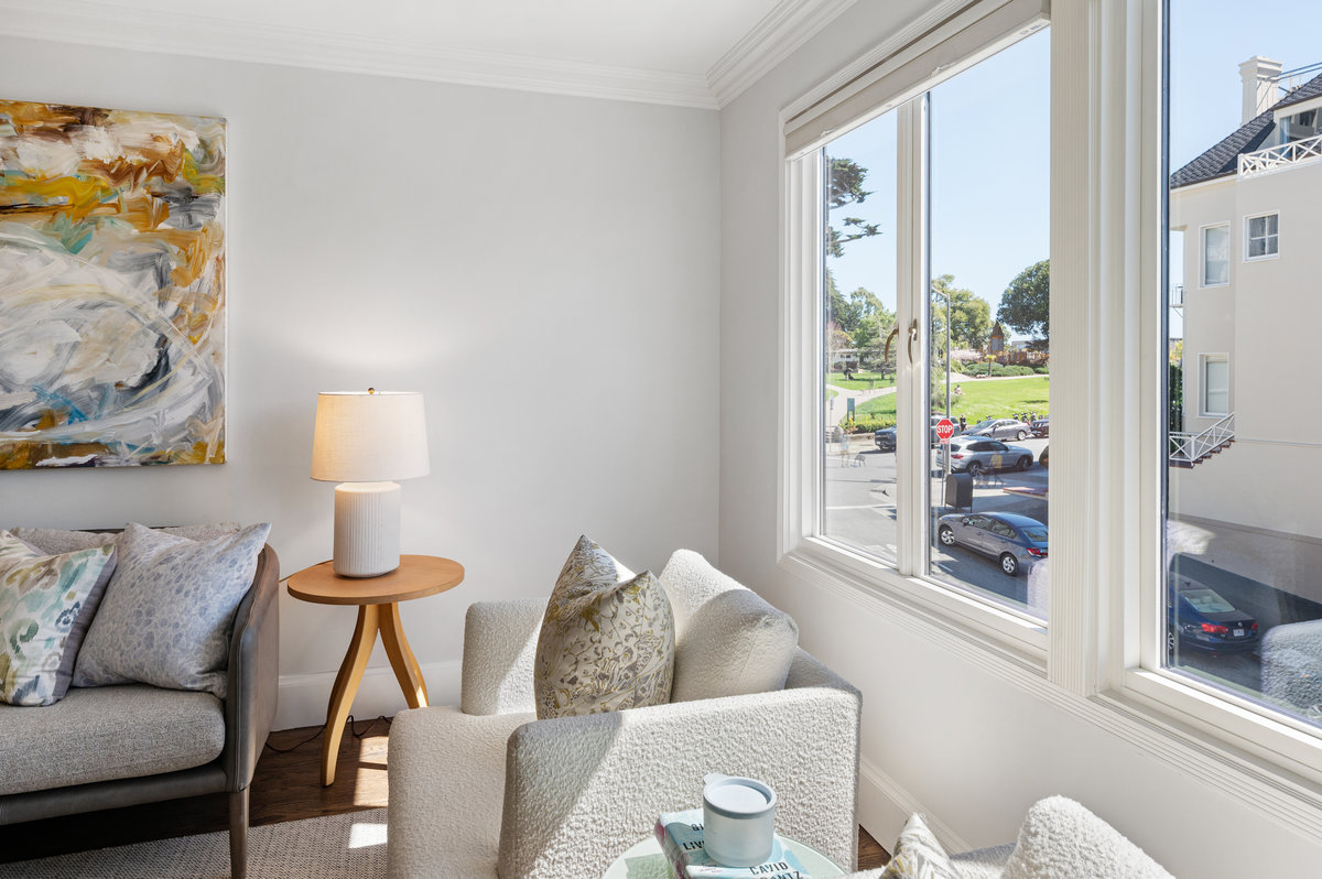 Outlook to Lafayette Park from living room