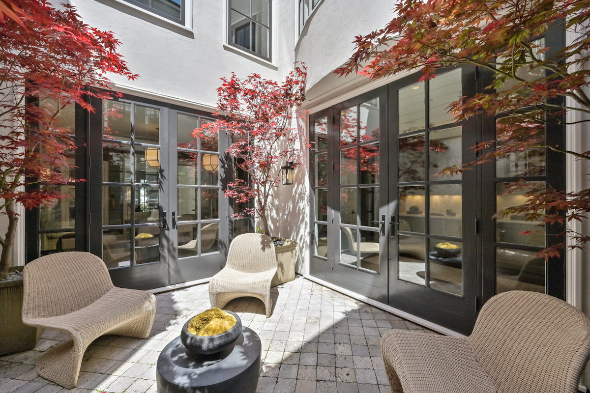 Center patio & atrium with french doors on three sides
