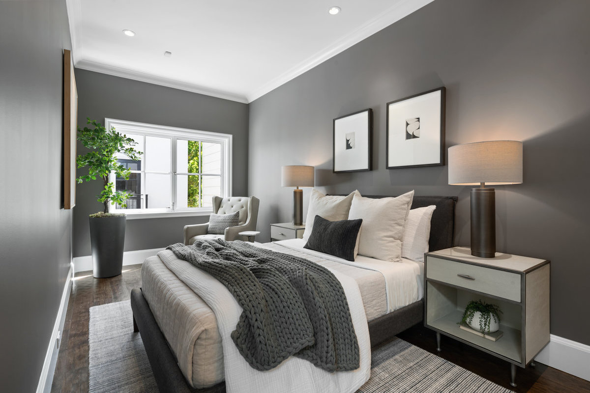 Middle bedroom, with window to central patio & atrium