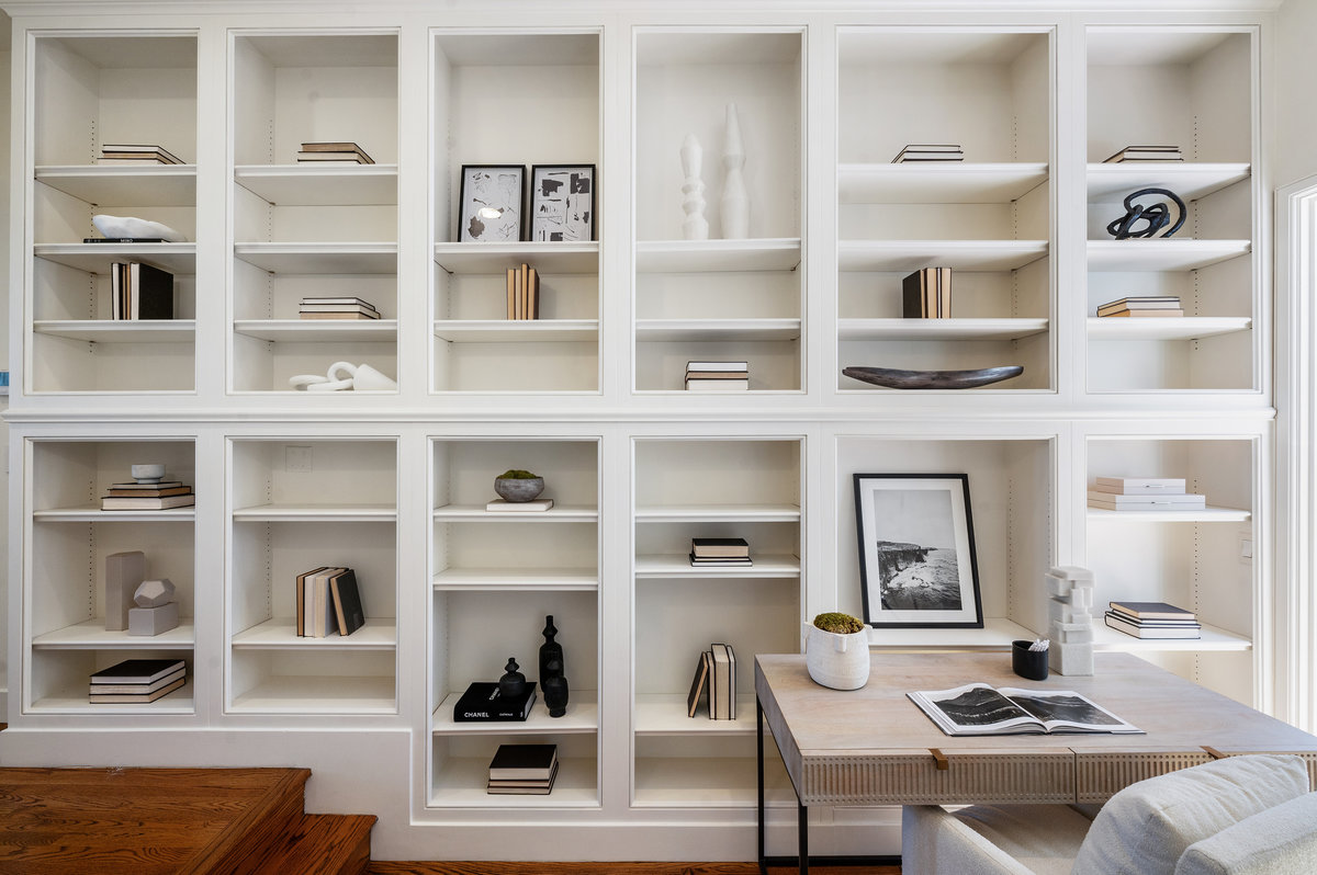 Office/library area with built-in shelving