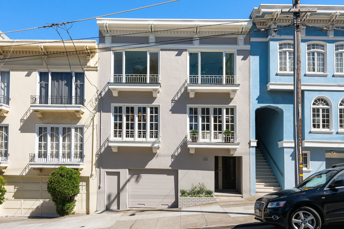 Front facade of this 2-flat/condominium building