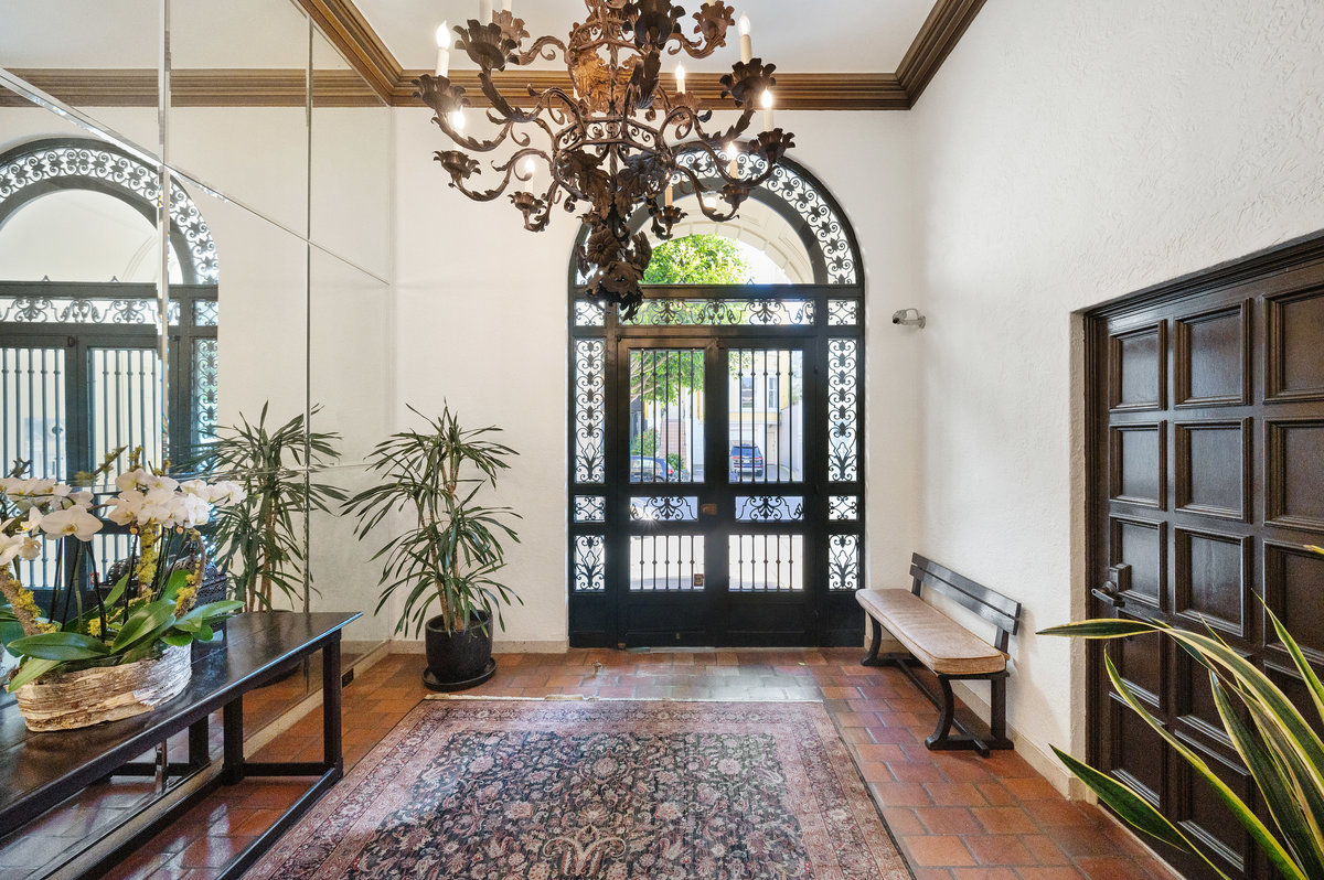 2170 Jackson Entry Foyer